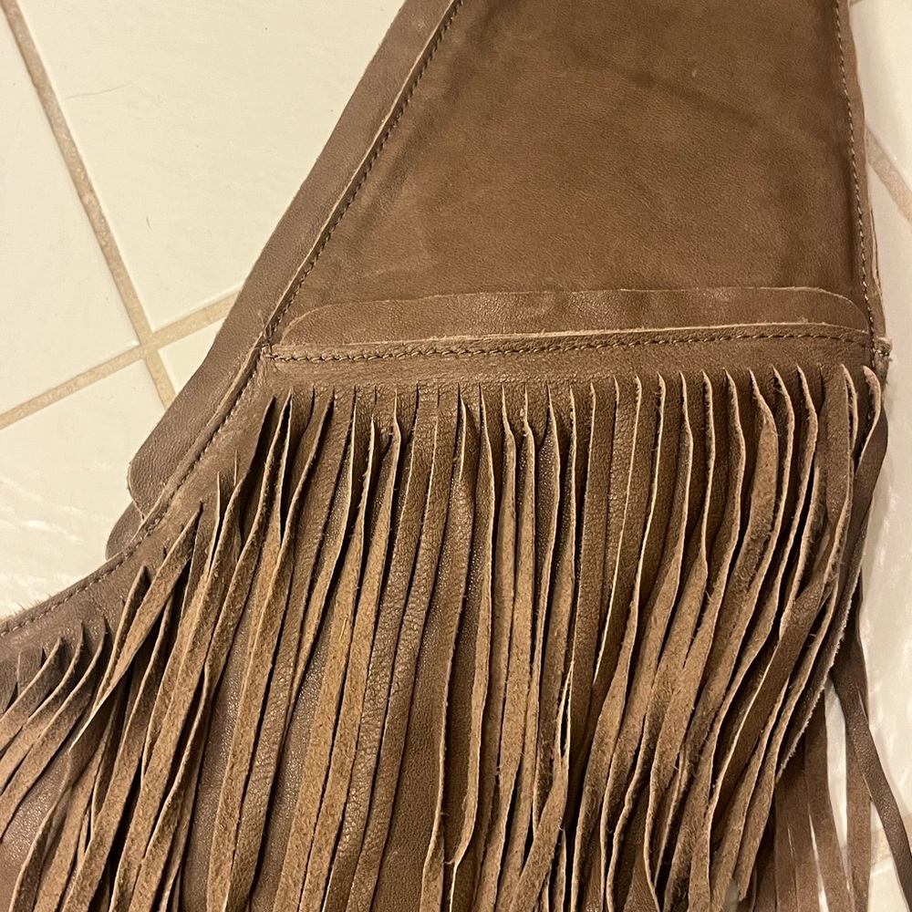 The Sash Bag Standard Size Women's Fringe Leather Sash Crossbody RFID Shiitake - Picture 4 of 13